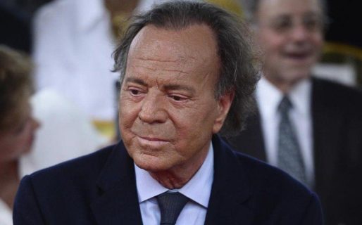 El increíble motivo por el que retuvieron a Julio Iglesias en el aeropuerto de Punta Cana