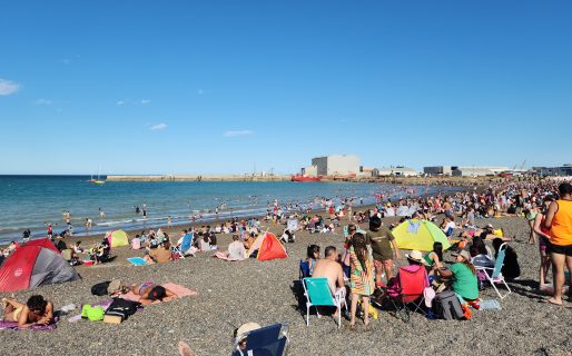 La temperatura alcanzó los 30 grados y los comodorenses disfrutaron de las playas