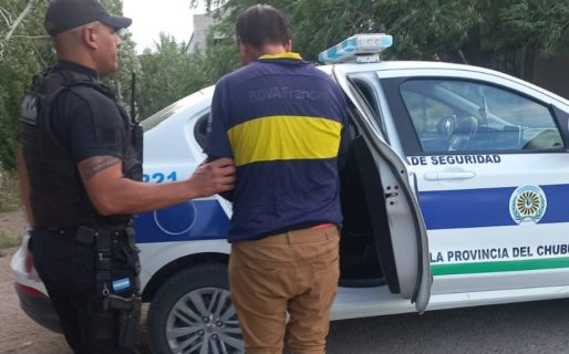 Un sujeto detenido por violencia familiar en Km8