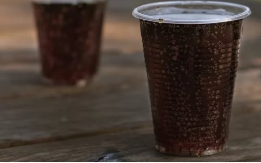 Un tiktoker mostró el truco infalible para que las gaseosas no pierdan el gas y dejó a todos sin palabras