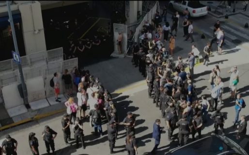 El Gobierno aplica el protocolo antipiquetes por la manifestación en el hotel Libertador