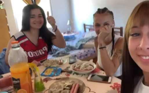 Cuatro amigas alquilaron una casa sin cocina e idearon un insólito plan para hervir ravioles y salchichas