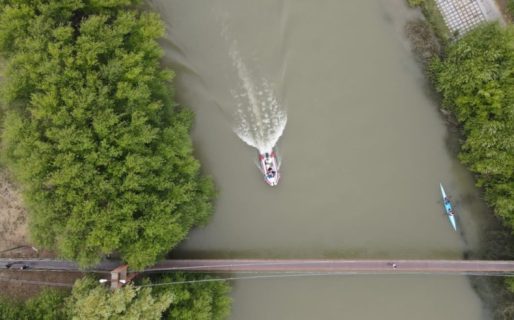 Desesperada búsqueda de un adolescente de 13 años que desapareció en el río Chubut