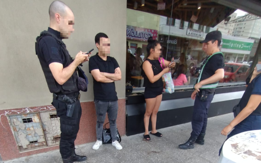 Pasó una tarde de robos en el centro: perfumes, una cartera y hasta comics