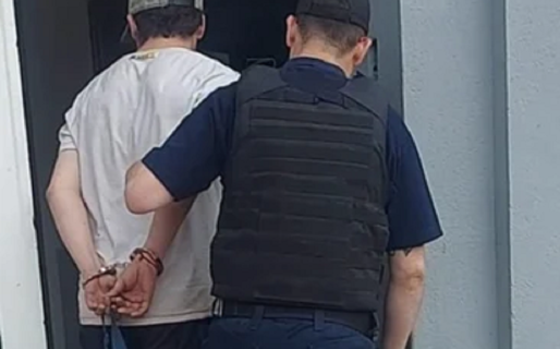 Le robaron cuando salía del banco y un testigo logró detener al delincuente