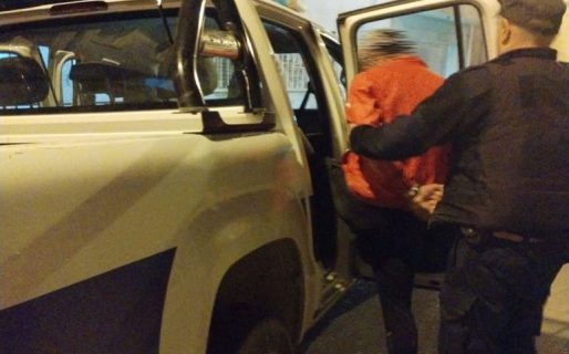 Entró a robar, se cortó con una ventana y terminó detenido