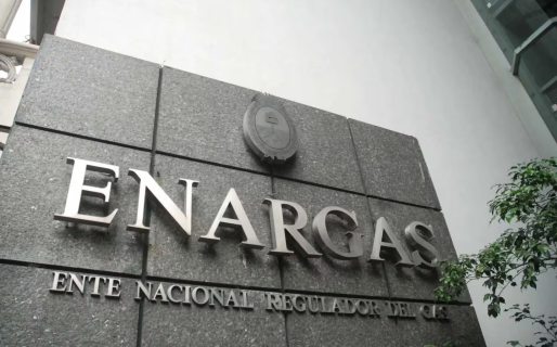 Escándalo en el Enargas: desplazan a un funcionario que habría minado criptomonedas en una sede del organismo