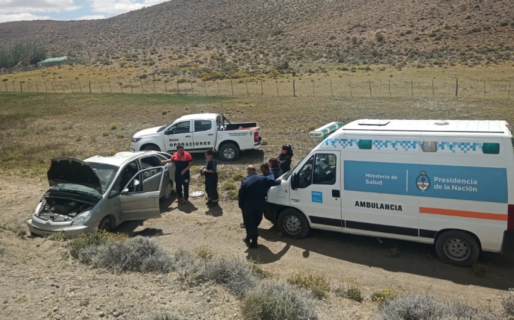 Un vehículo volcó en la Ruta 25 y sus ocupantes resultaron con lesiones leves