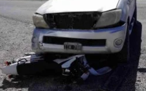 Una camioneta atropelló a un agente de Tránsito que transitaba en moto