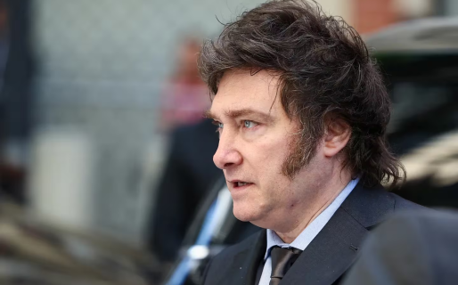 Milei ratificó su plan de dolarizar la economía y volvió a tomar distancia de China