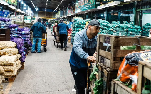 Dos dígitos mensuales al menos hasta junio: la advertencia de los economistas sobre la inflación