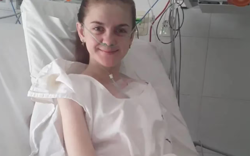Tiene 16 años, superó 42 cirugías y su vida depende de un amparo judicial: “Es una carrera contra el tiempo”
