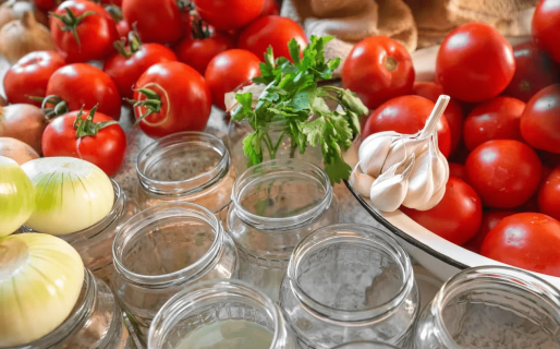 Receta de abuela: cómo aprovechar la temporada de tomate más barato y tener salsa casera todo el año