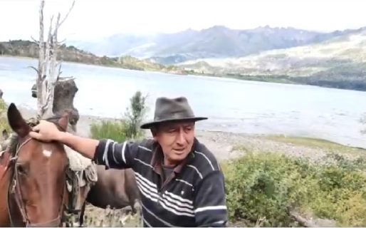 Enojo y tristeza de pobladores del Parque Los Alerces: “duele ver a los brigadistas y el avance del fuego”