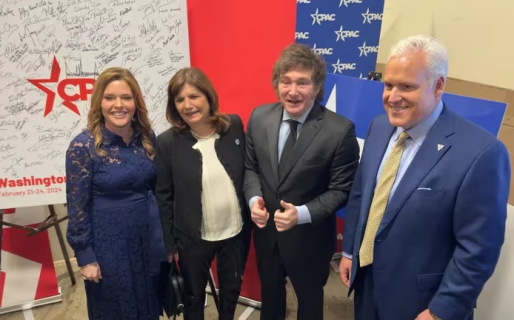 Patricia Bullrich salió a juntar firmas en apoyo de Milei y le disputa a Macri el liderazgo del PRO