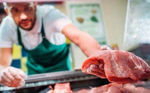 Trabajadores de la carne acordaron un aumento del 324% en tres meses