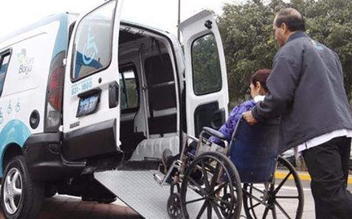 La Federación Argentina de Transportistas para personas con discapacidad se manifiesta en reclamo de mejoras salariales