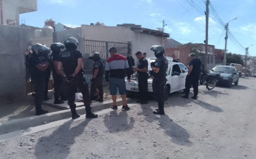 Tras una persecución un hombre fue detenido tras robar cubiertas en el centro de Comodoro
