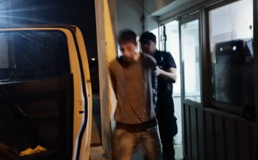 Golpeó a su ex pareja y le rompió el auto