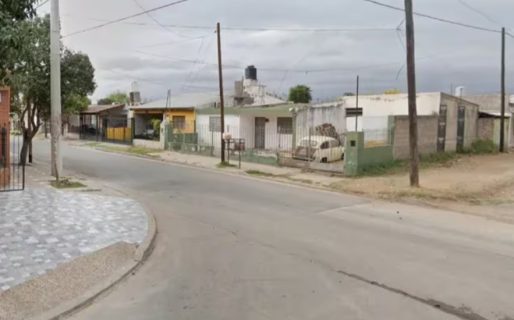 Un hombre atacó a puñaladas a dos ladrones que entraron a robar a su casa: terminó detenido