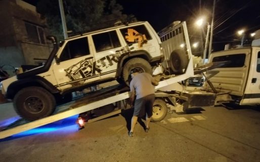 Conductor en completo estado de ebriedad colisionó contra una vivienda en Rada Tilly