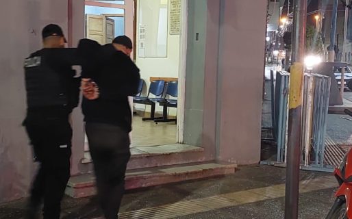 Hombre detenido tras causar daños en un comercio