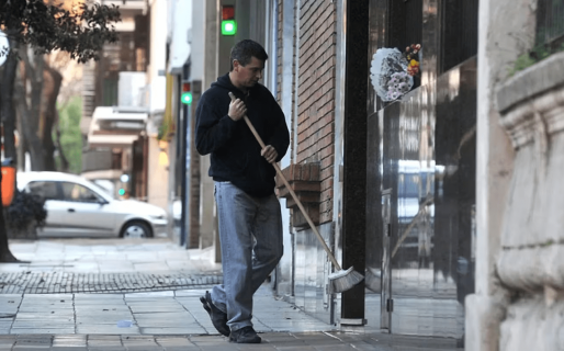 Paritarias: el gremio de encargados de edificios acordó un aumento del 45% para febrero