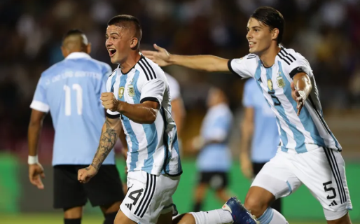 Argentina cerró el grupo puntero y encara el cuadrangular