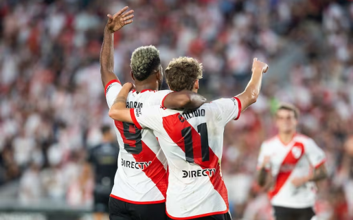 River se floreó ante Vélez y Subiabre tuvo minutos en el Monumental