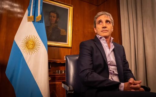 Caputo anticipó que la inflación de enero estará en torno al 20% y que se desacelerá más en febrero