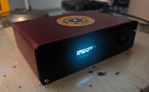 Se hartó del reggaetón de su vecino y fabricó un dispositivo con inteligencia artificial para silenciarlo