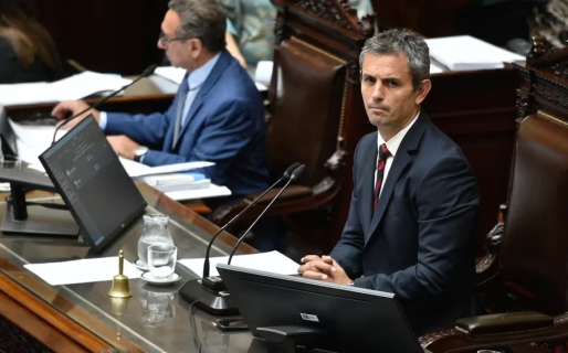 Tras un nuevo cuarto intermedio en Diputados, el Gobierno continúa con las negociaciones para destrabar la Ley Ómnibus