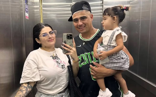 Una influencer le dio una hamburguesa a su hija de solo 2 años y desató una ola de críticas