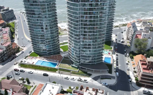 La dramática historia de la mujer que quedó colgando del séptimo piso de un edificio en Mar del Plata