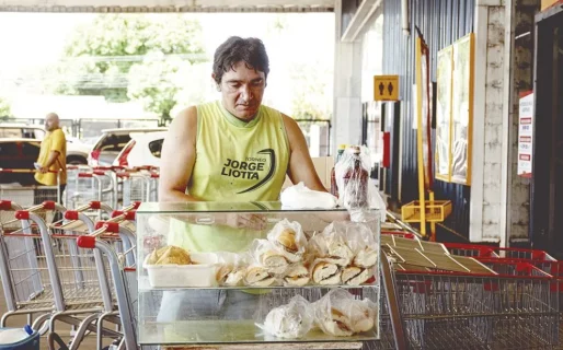 Encontró un bolso con 4 millones de pesos y lo devolvió a su dueño