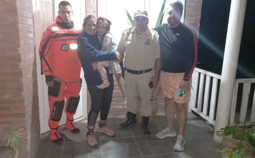 Santa Cruz: Prefectura rescató a una familia comodorense en el Lago Buenos Aires