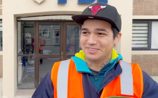 Un recolector de basura encontró un bolso con US$30.000, lo devolvió y se conmovió con la historia del dueño