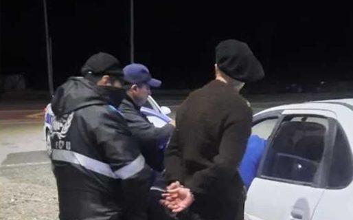 Detenido en el módulo norte por circular con un arma larga