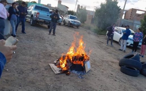 Vecinos de Fracción 14 y 15 exigen respuestas por la obra de red cloacal inconclusa