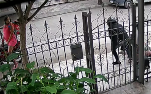 Una embarazada simuló ser delivery para robarle a una mujer, se cayó y terminó detenida