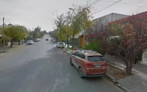 Se fueron a trabajar y dejaron a su hijo de tres años encerrado en el auto por seis horas