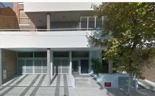 Un joven asesinó a su padre, lo descuartizó y dejó su cabeza sobre la mesa