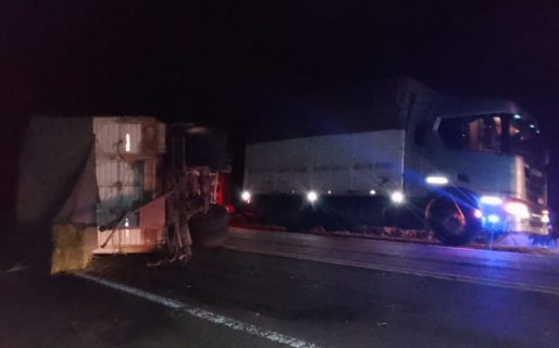 Un camionero conducía con 2.27 g/l de alcohol en sangre y volcó sobre ruta 3