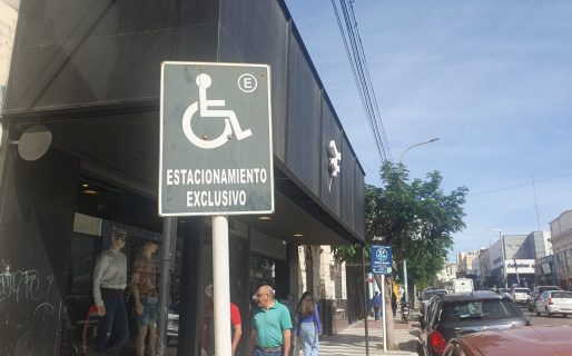Reclamo ciudadano: «En Comodoro se necesitan más estacionamientos para personas con discapacidad»