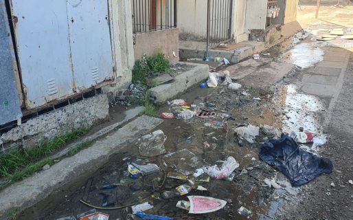 Vecinos de las 1.008 denuncian abandono y contaminación