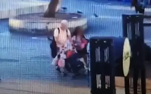 Una pareja abandonó a una bebé de 7 meses en una plaza