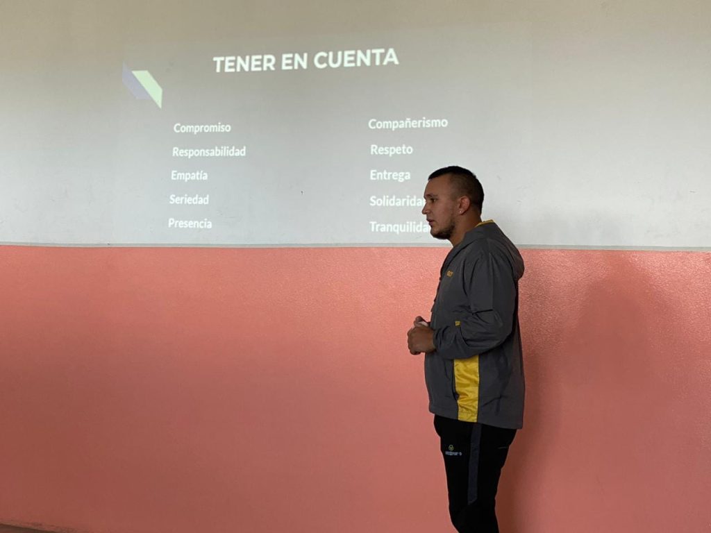 La Asociación de Handball capacitó a árbitros y planilleros para el inicio del año deportivo. La próxima jornada será este domingo a las 10hs en el Gimnasio Municipal 4.