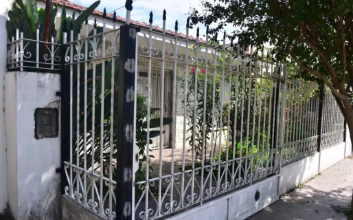 Encontraron muerto a un anciano de 89 años y a su pareja golpeada y deshidratada