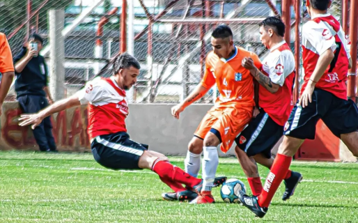 Sarmiento y Diadema empataron sin goles en un intenso partido