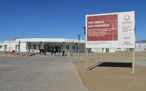 Fue al médico por un dolor y le dijeron que tenía un tumor, pero estaba embarazada y perdió al bebé